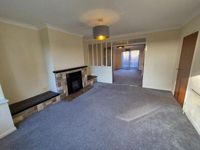 3 bedroom detached house to rent