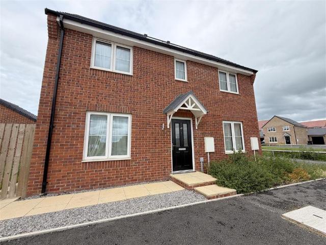 3 bedroom detached house to rent