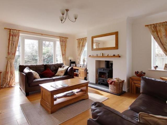 3 bedroom detached house to rent