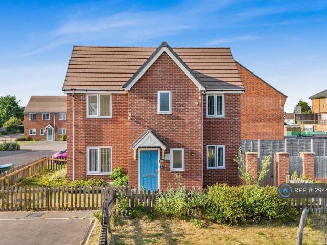 3 bedroom detached house to rent