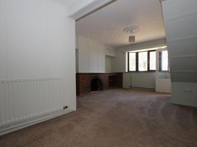 3 bedroom detached house to rent