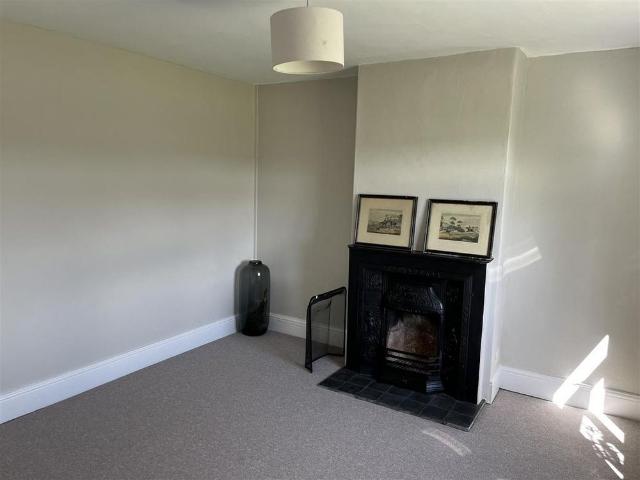 3 bedroom detached house to rent