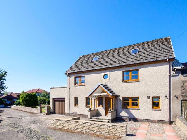 3 bedroom detached house to rent