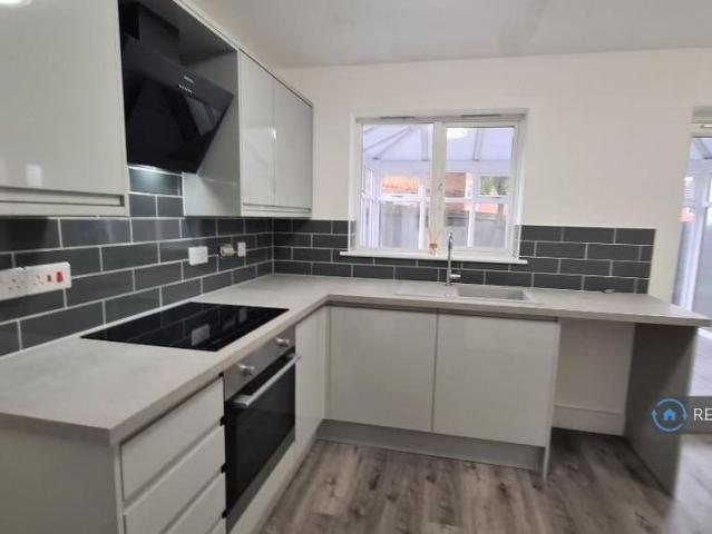 3 bedroom detached house to rent