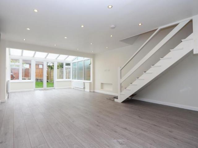 3 bedroom detached house to rent
