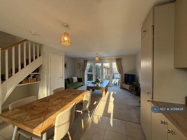 3 bedroom detached house to rent