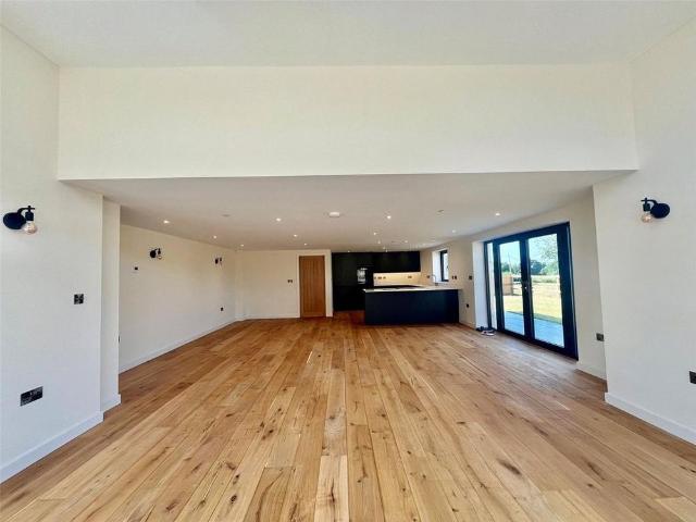3 bedroom detached house to rent
