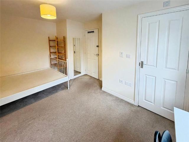 3 bedroom detached house to rent
