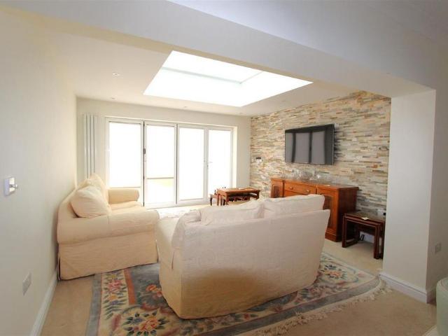 3 bedroom detached house to rent