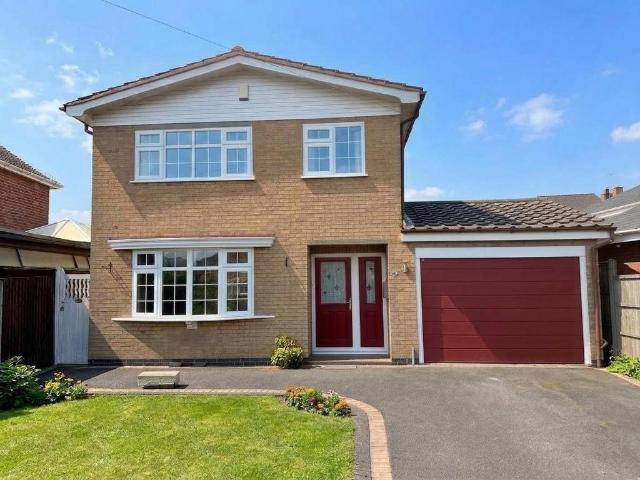 3 bedroom detached house to rent