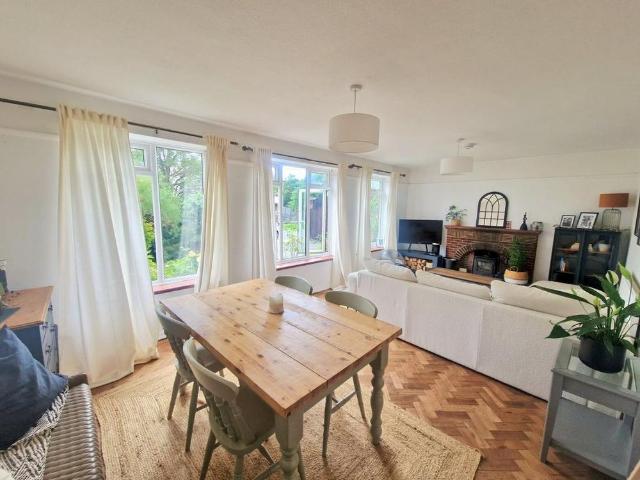 3 bedroom detached house to rent