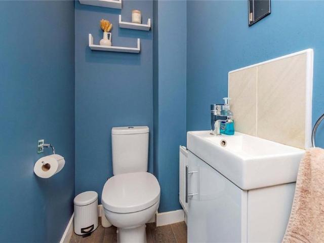 3 bedroom detached house to rent