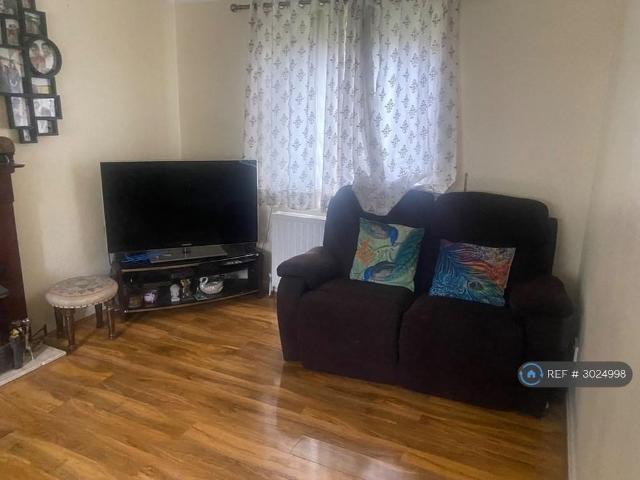 3 bedroom detached house to rent