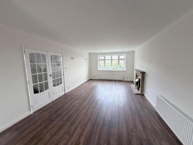 3 bedroom detached house to rent