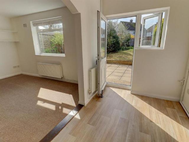 3 bedroom detached house to rent