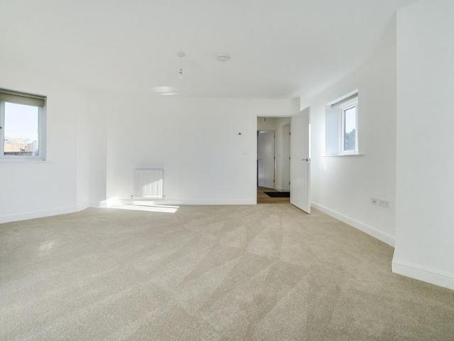 3 bedroom detached house to rent