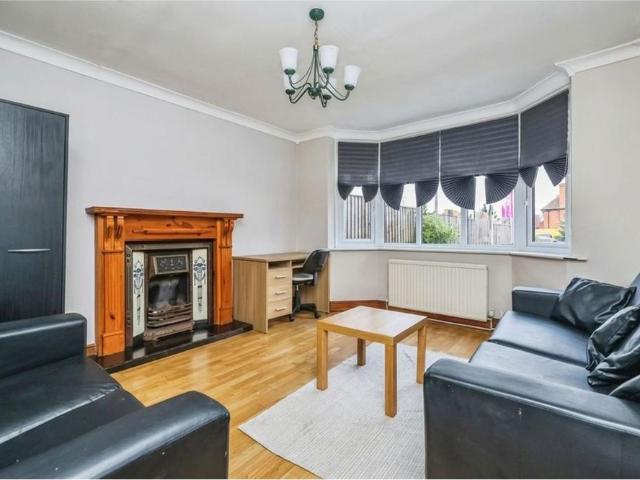3 bedroom detached house to rent