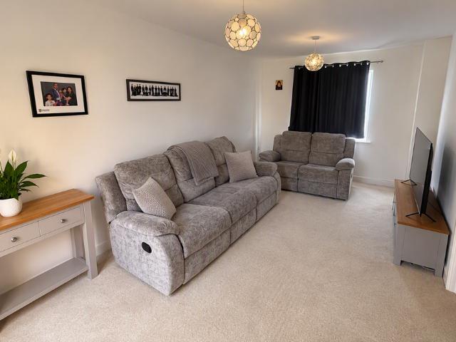 3 bedroom detached house to rent