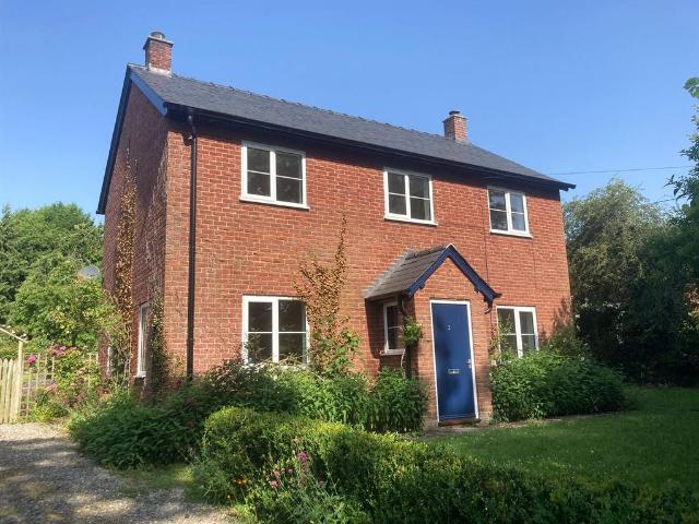 3 bedroom detached house to rent