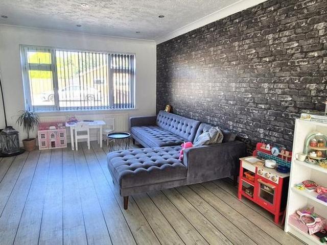 3 bedroom detached house to rent