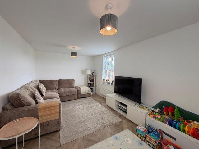 3 bedroom detached house to rent