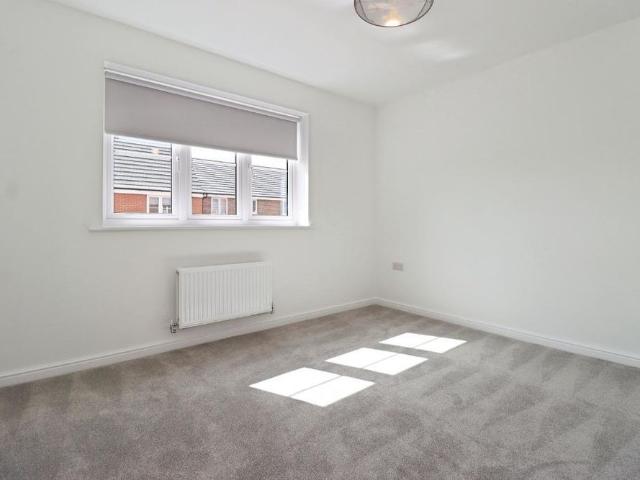 3 bedroom detached house to rent