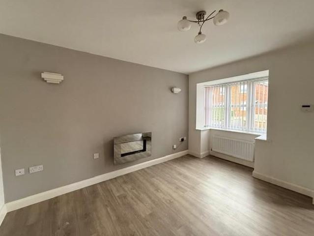 3 bedroom detached house to rent