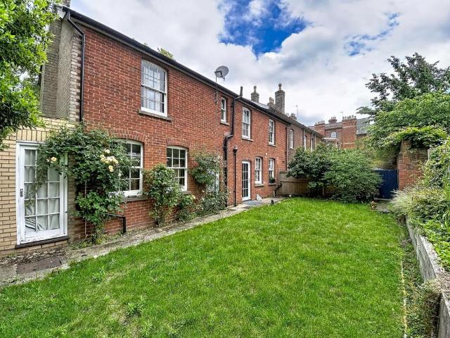 3 bedroom detached house to rent