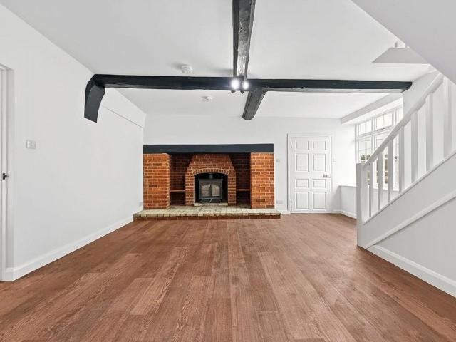 3 bedroom detached house to rent