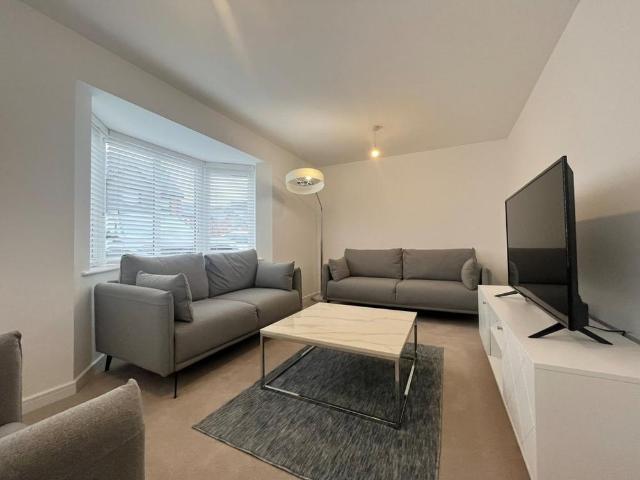 3 bedroom detached house to rent