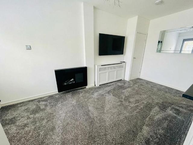 3 bedroom detached house to rent