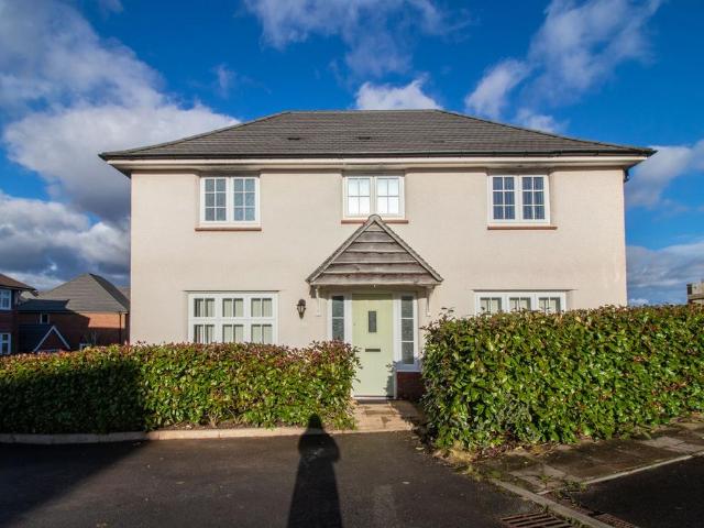 3 bedroom detached house to rent