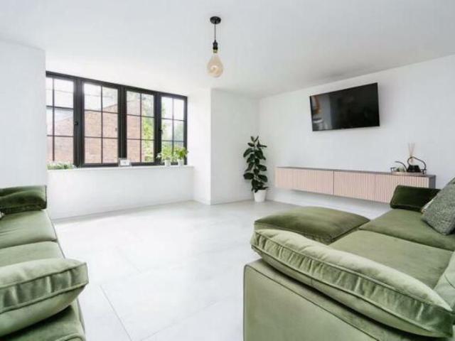 3 bedroom detached house to rent