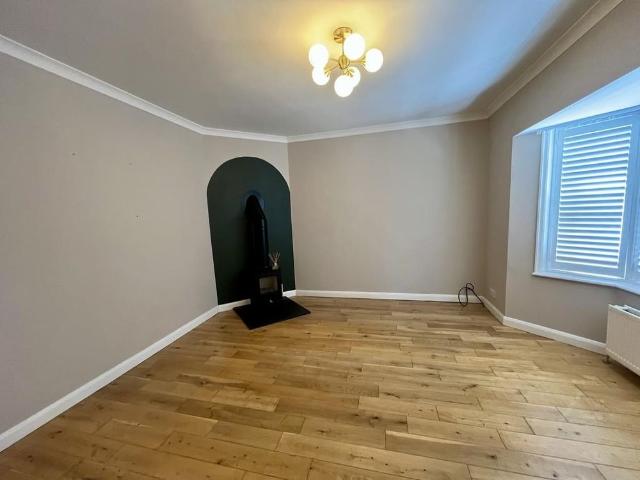 3 bedroom detached house to rent