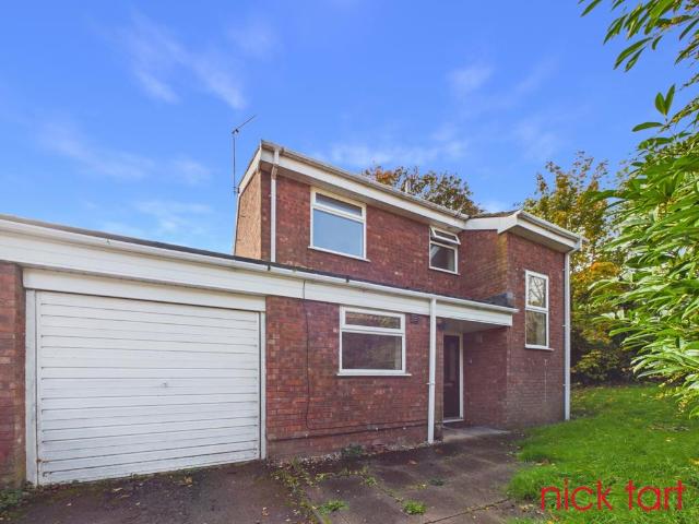 3 bedroom detached house to rent