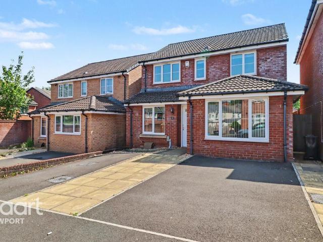 3 bedroom detached house to rent