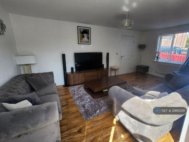 3 bedroom detached house to rent
