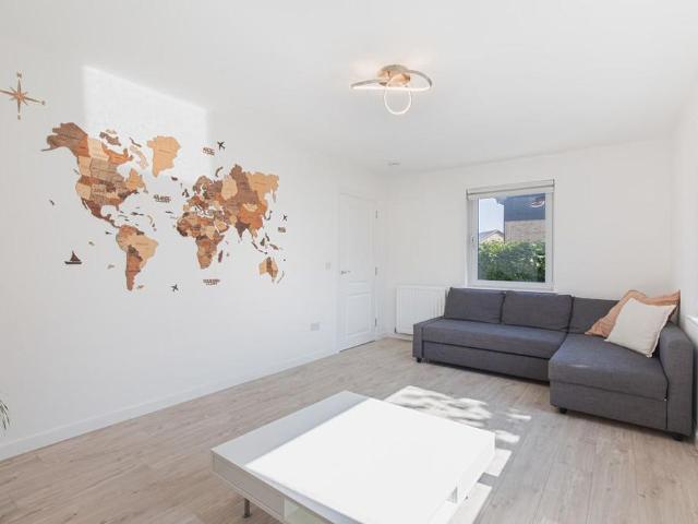 3 bedroom detached house to rent