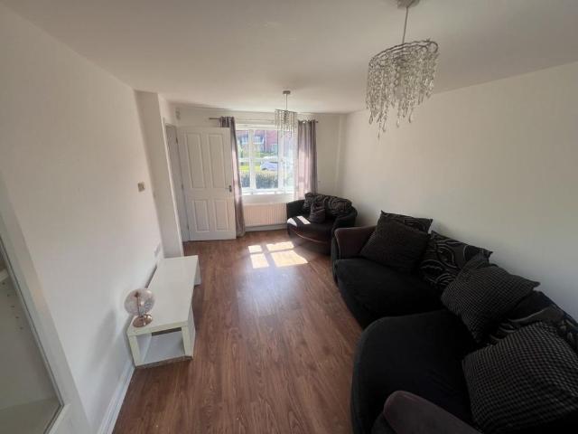 3 bedroom detached house to rent
