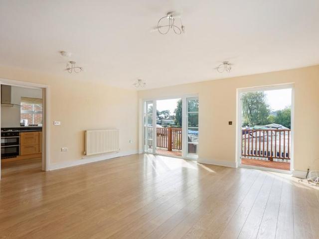 3 bedroom detached house to rent
