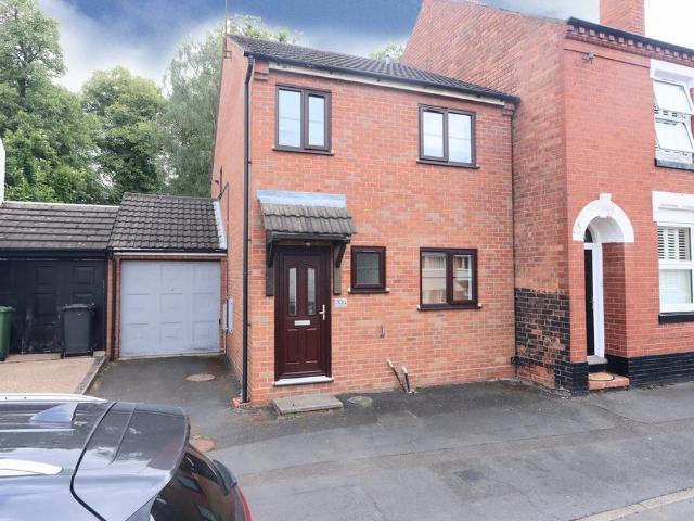 3 bedroom detached house to rent