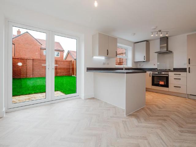 3 bedroom detached house to rent