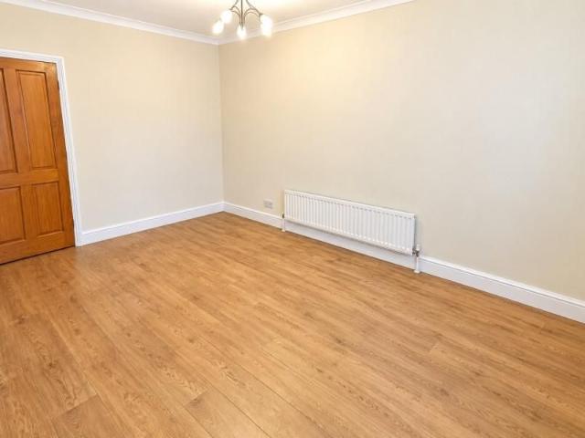 3 bedroom detached house to rent