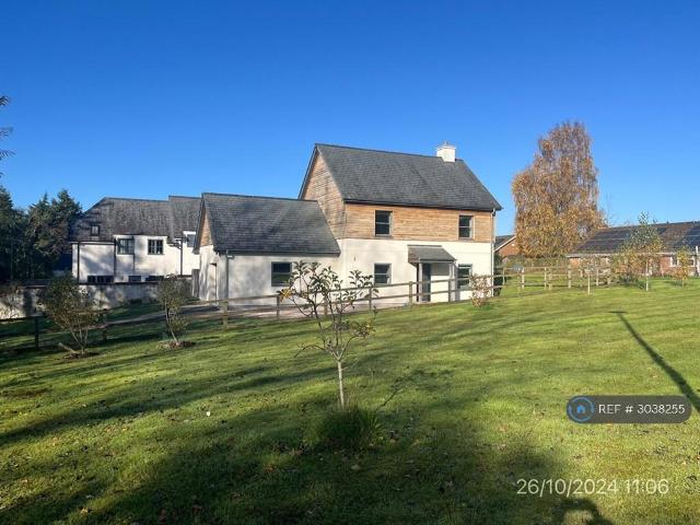 3 bedroom detached house to rent