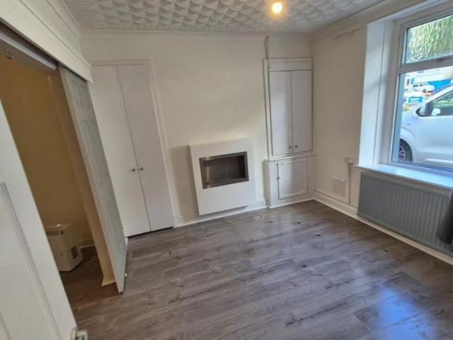 3 bedroom detached house to rent