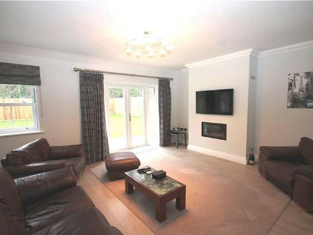 3 bedroom detached house to rent