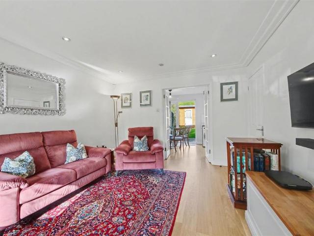 3 bedroom detached house to rent