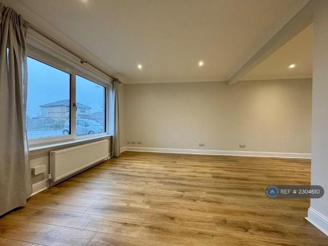 3 bedroom detached house to rent