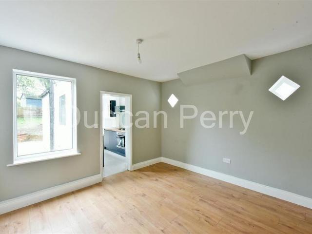 3 bedroom detached house to rent