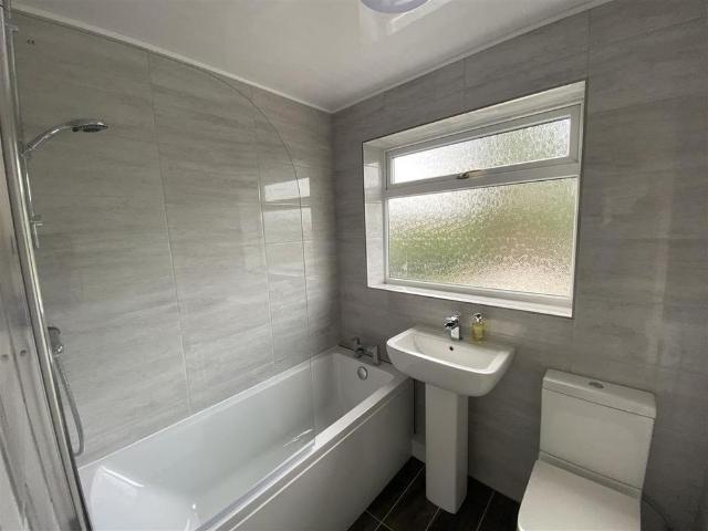3 bedroom detached house to rent